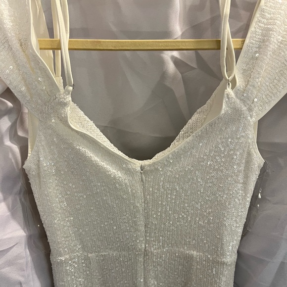 Dress - Picture 4 of 7